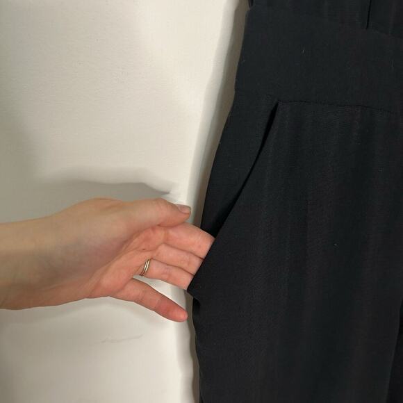 Cabi Black Grace Sleeveless Jumpsuit Size 6 Gold Zipper With Pockets Minimalist - Picture 3 of 11
